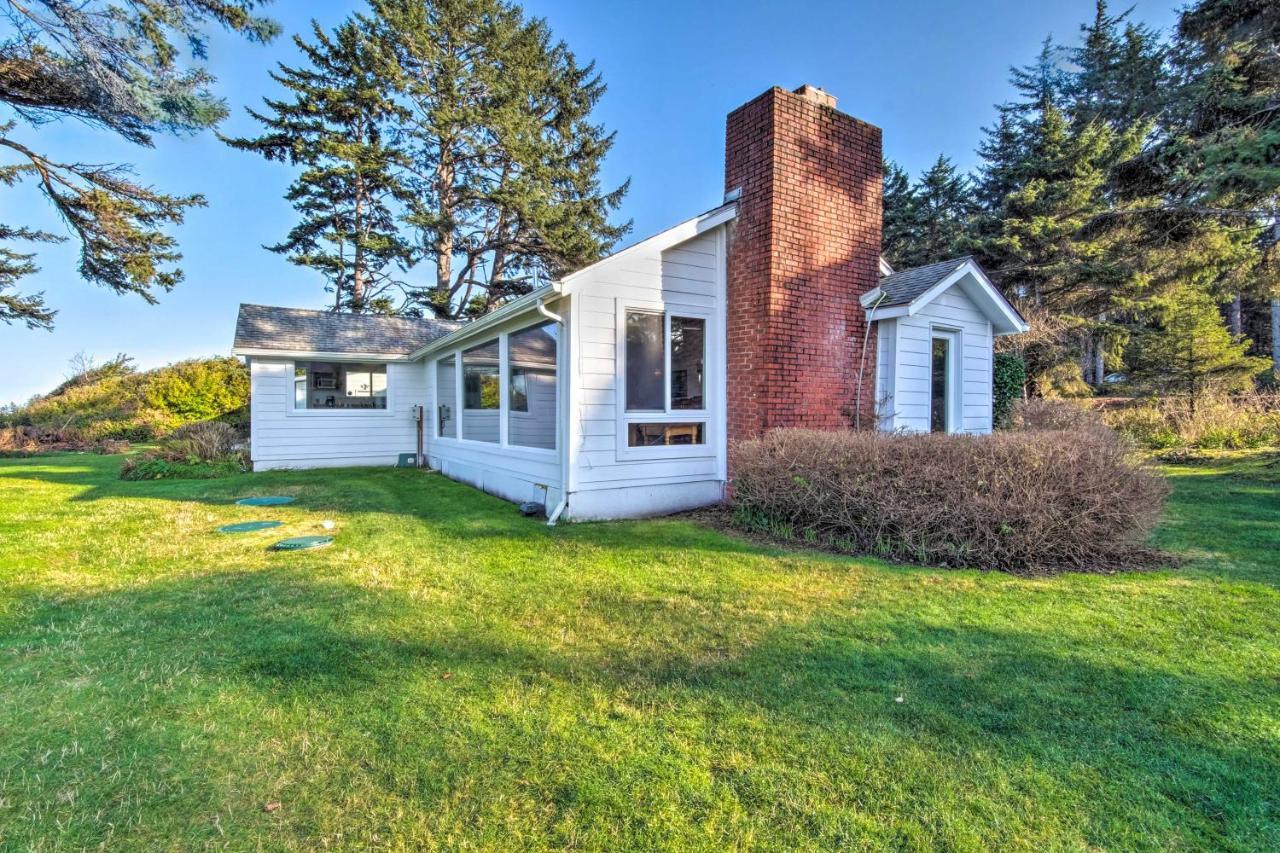Cliffside Lighthouse Beach Home With Ocean View Coos Bay Exteriér fotografie
