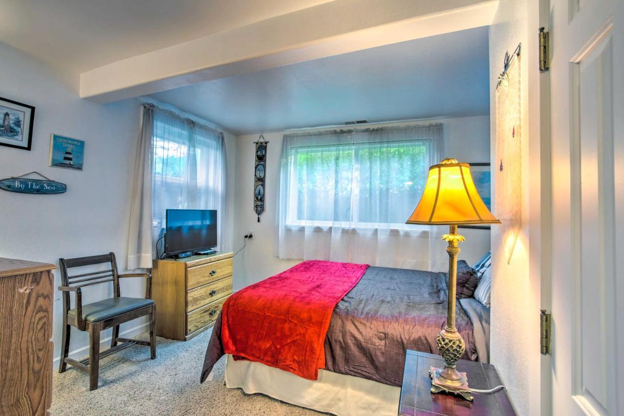 Cliffside Lighthouse Beach Home With Ocean View Coos Bay Exteriér fotografie